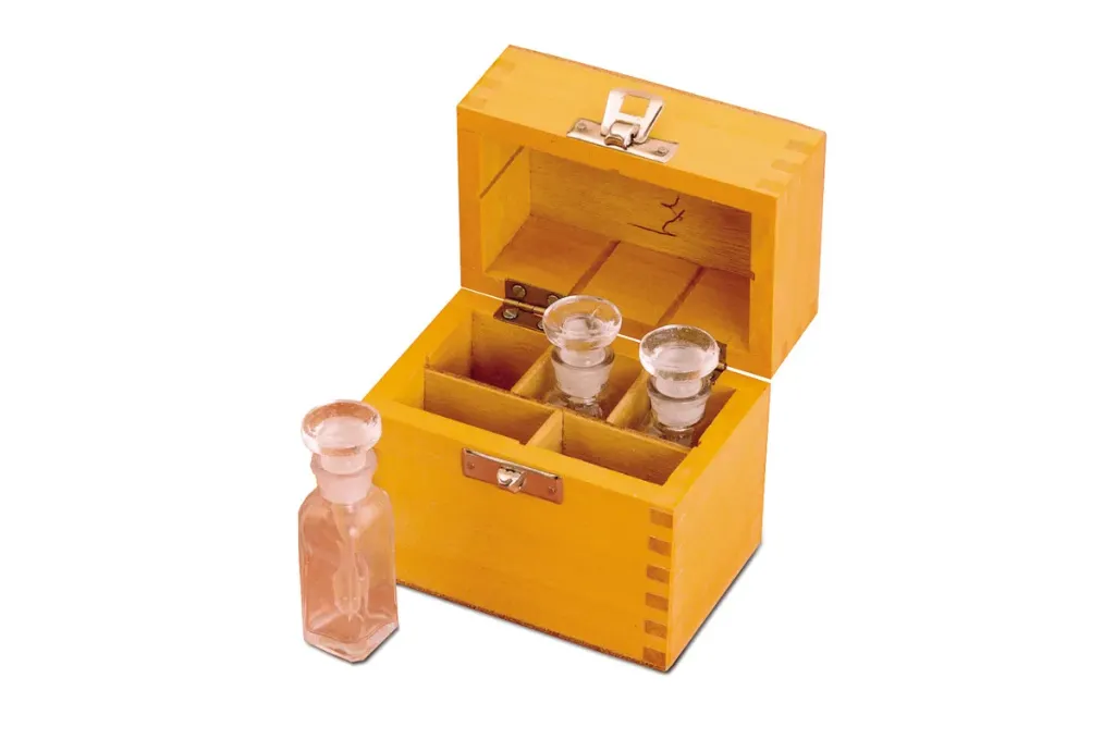 [56-740] TEST ACIDS STORAGE BOX & 3 EMPTY BOTTLES